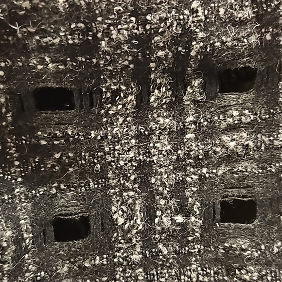 Unique Cardigan by Simon Chang - Picture 7 of 8